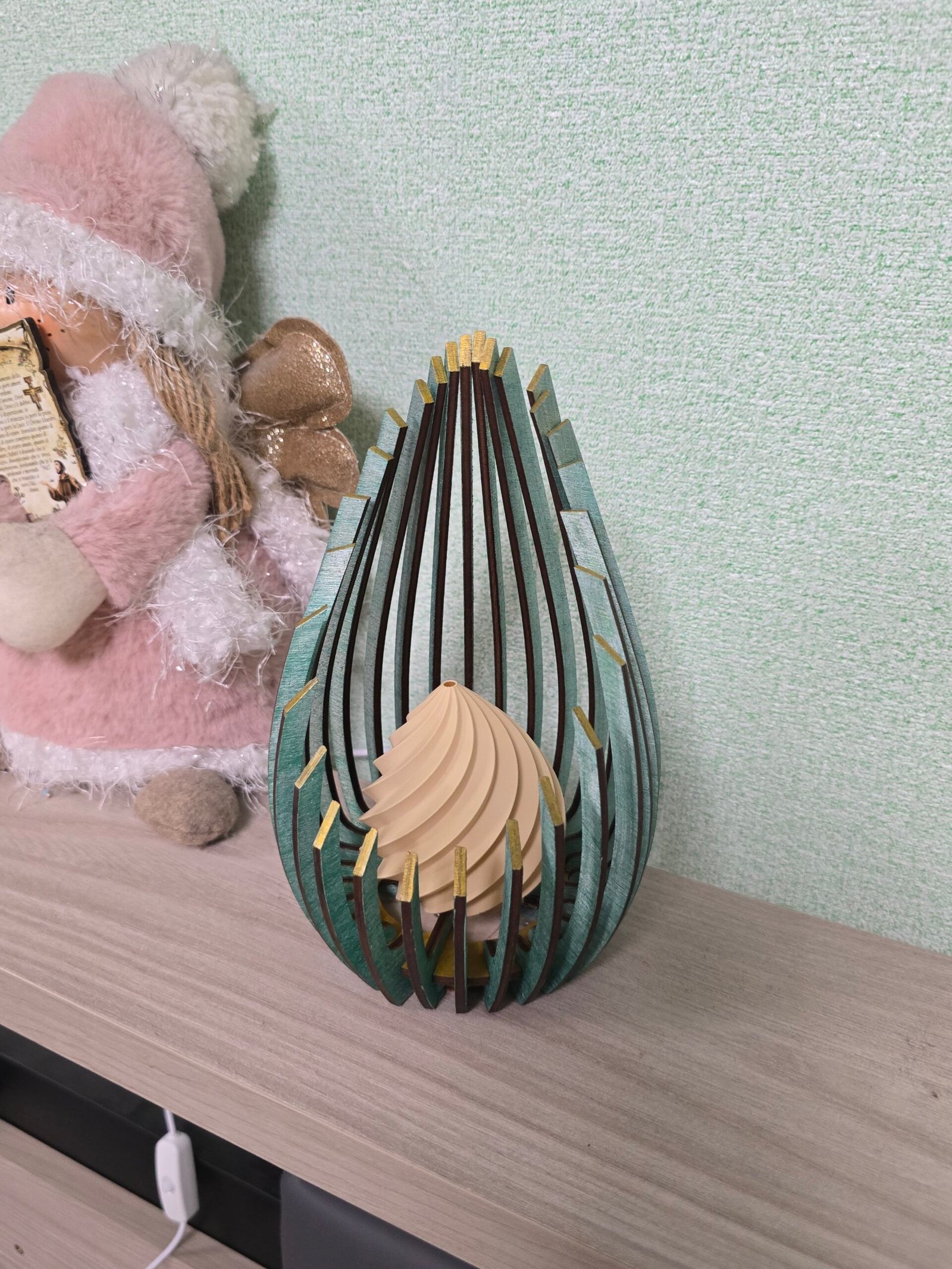 Lampada USB in Legno – Design Artistico e Luce Notturna Decorativa - immagine 3