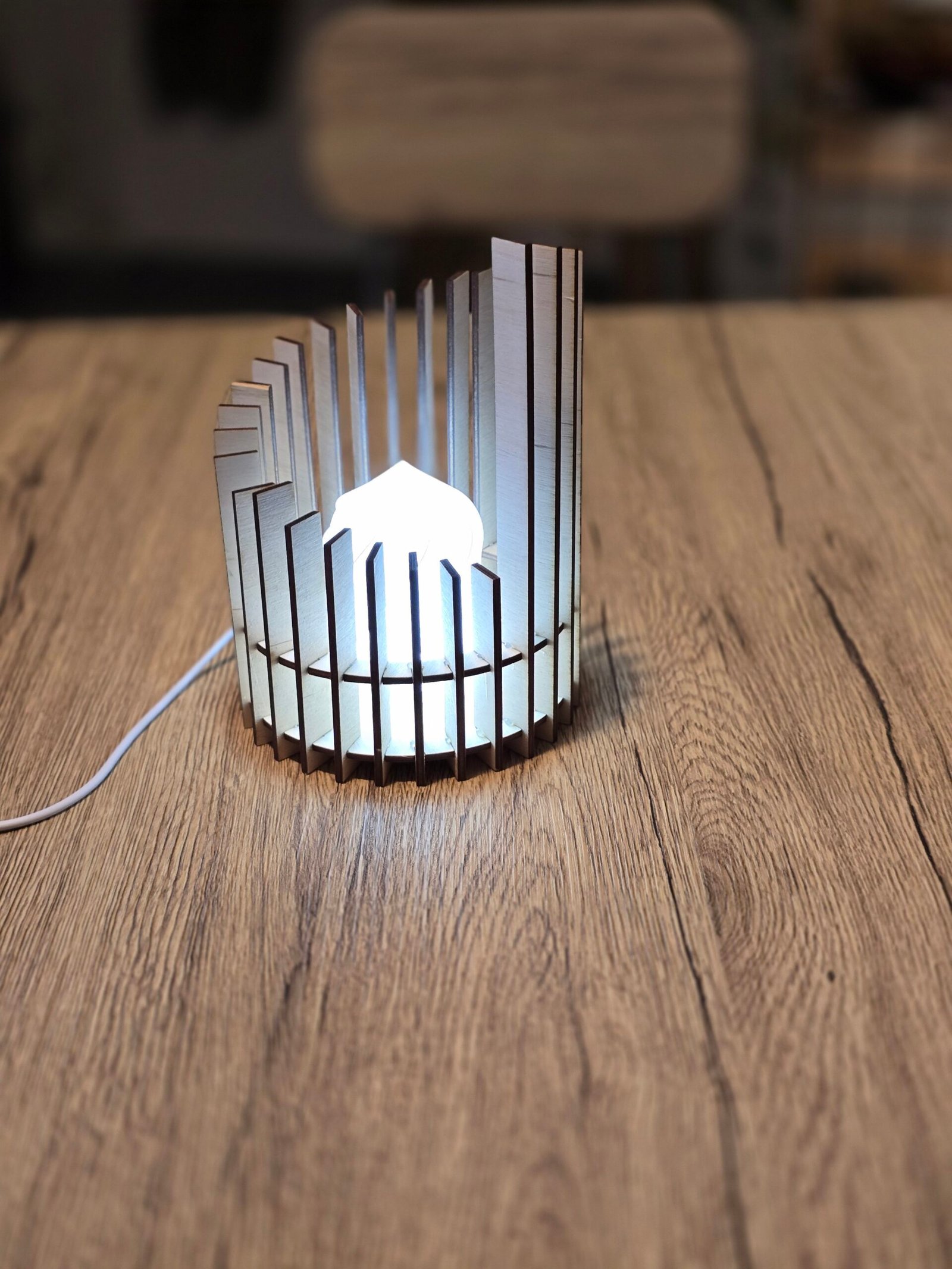 Lampada USB in Legno – Design Artistico e Luce Notturna Decorativa - immagine 4
