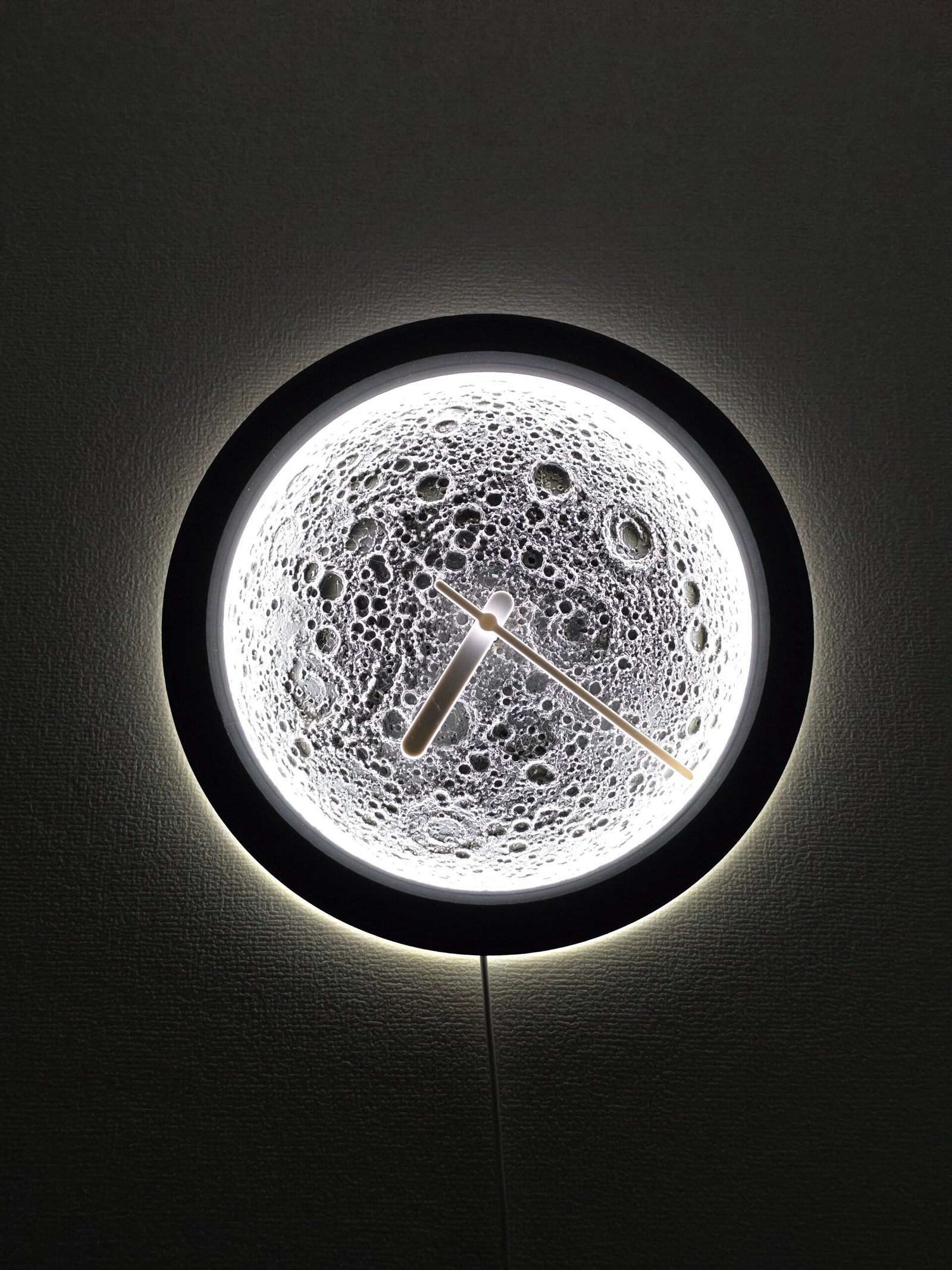 Orologio da parete Luna con LED USB - immagine 6