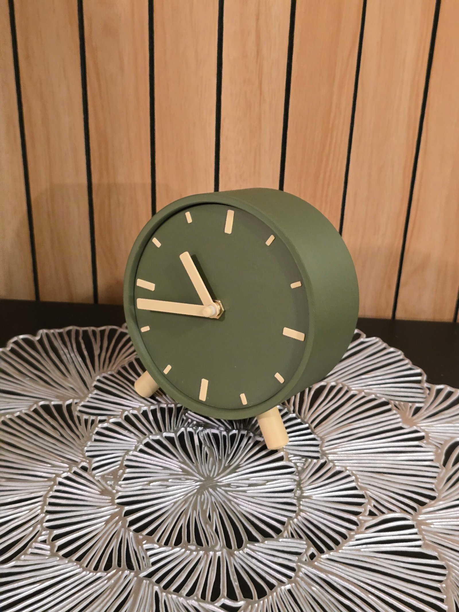 Eleganza Minimal: Orologio da Scrivania 13cm - immagine 3