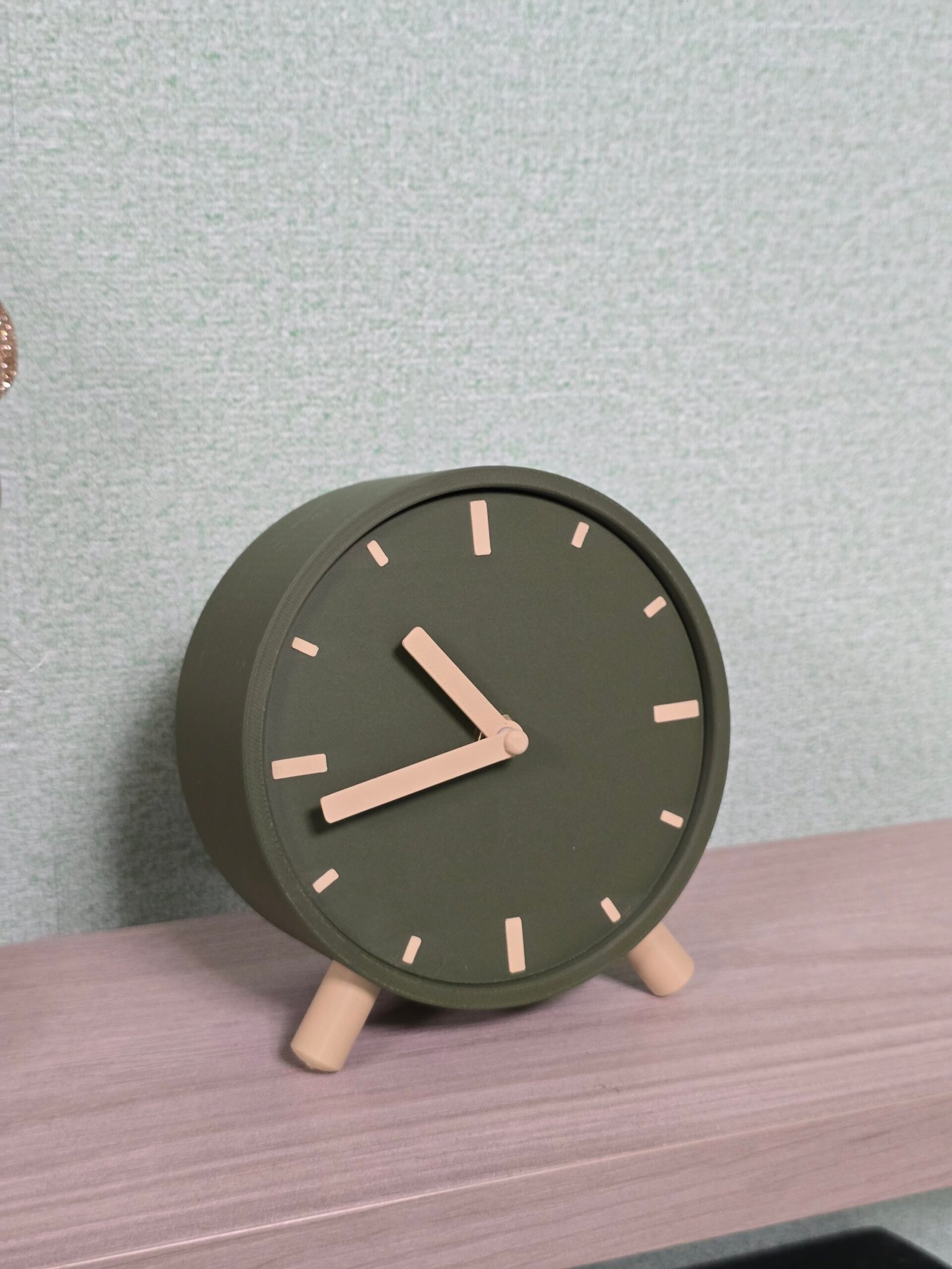 Eleganza Minimal: Orologio da Scrivania 13cm - immagine 6