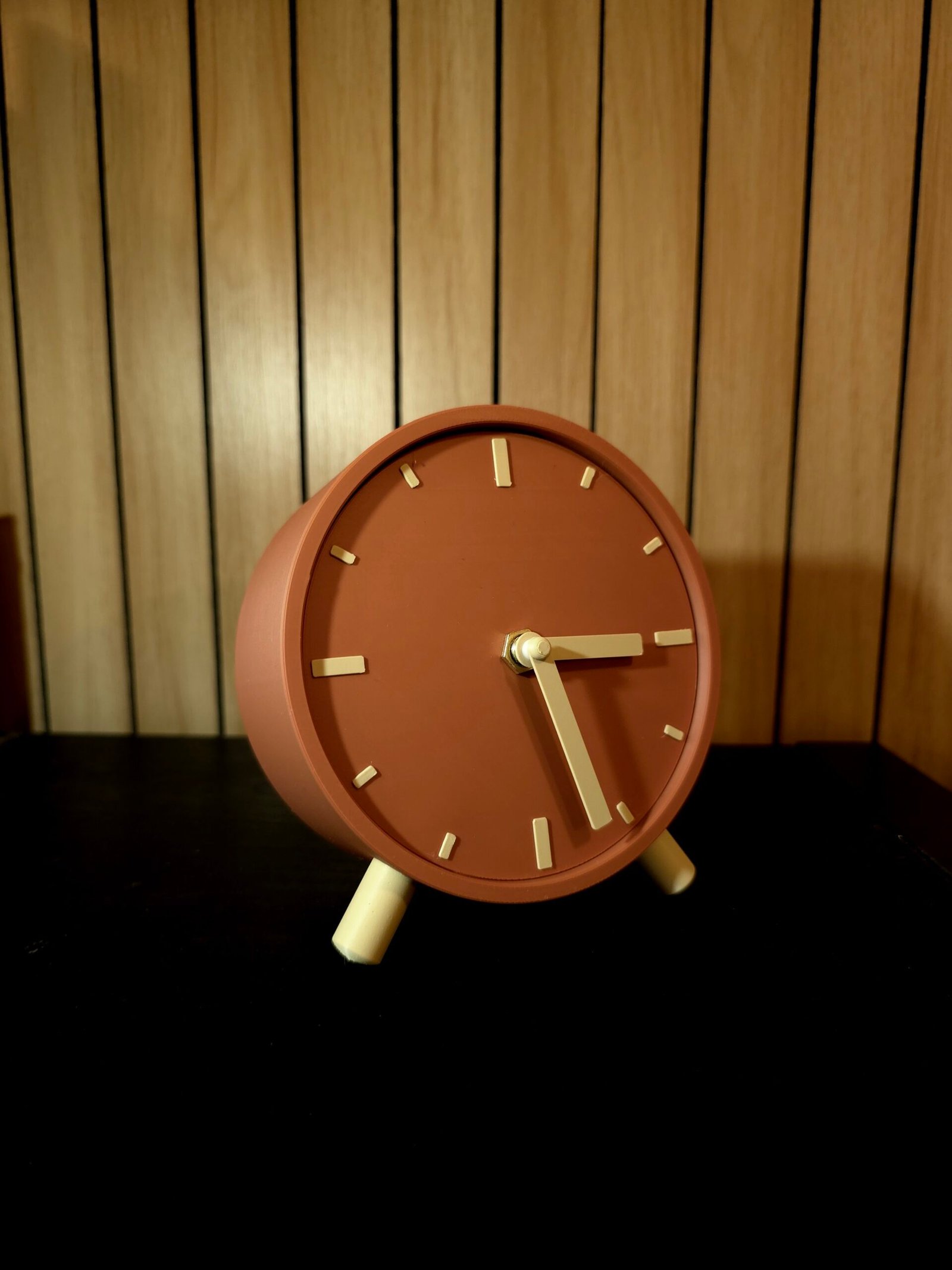 Eleganza Minimal: Orologio da Scrivania 13cm - immagine 7