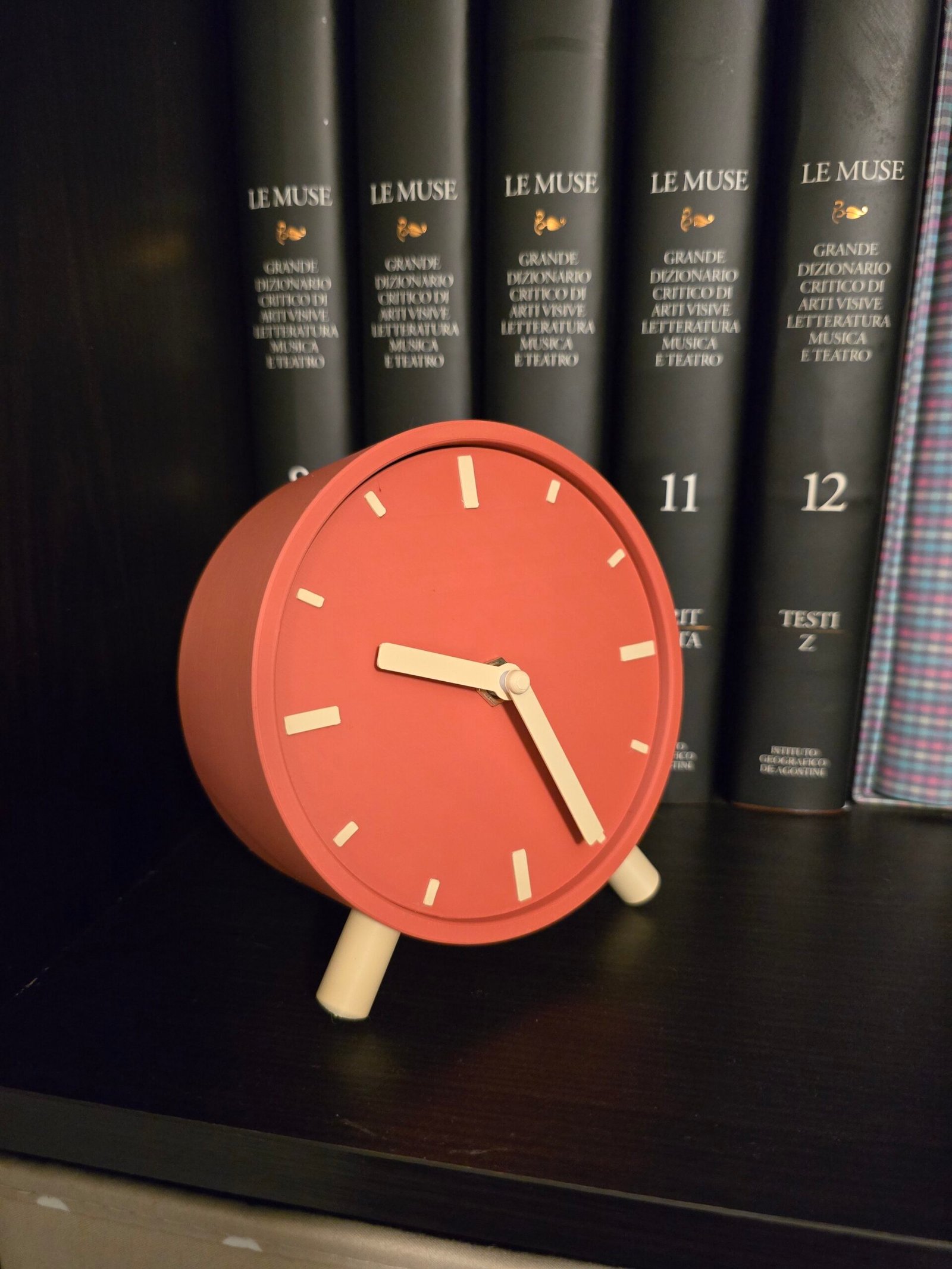 Eleganza Minimal: Orologio da Scrivania 13cm - immagine 2